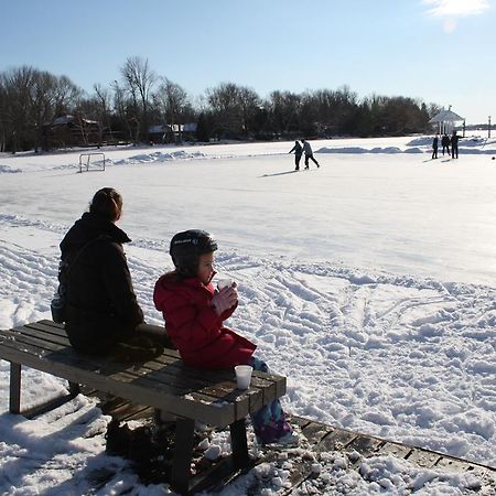Fern Resort Orillia Zewnętrze zdjęcie
